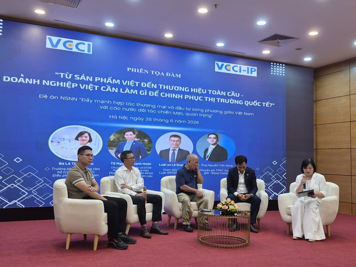 Tọa đàm “Từ sản phẩm Việt đến thương hiệu toàn cầu” bàn về hành trình chinh phục thị trường quốc tế.